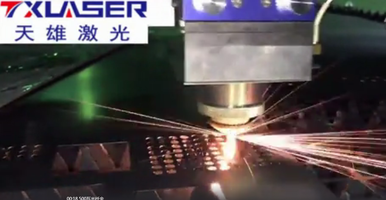 金(jīn)屬激光切割機 切割銅現場圖