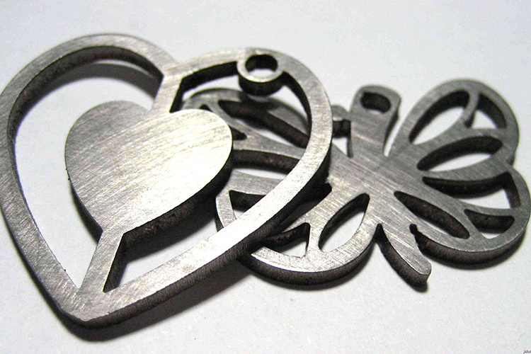 機械手三(sān)維(wéi)激光(guāng)切割樣品