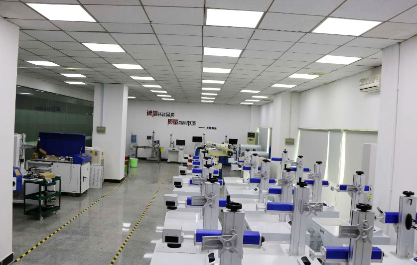 機械手激光切割(gē)機設備廠家-91视频入口激光廠(chǎng)家
