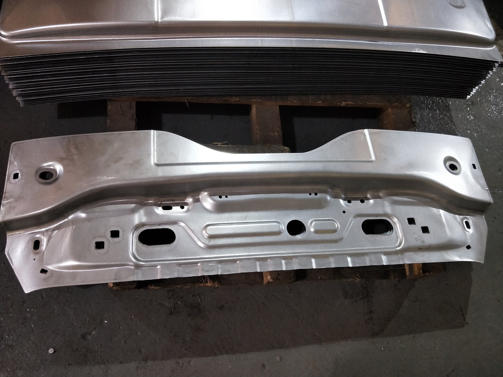 汽車配件三維激光（guāng）切割加工代工